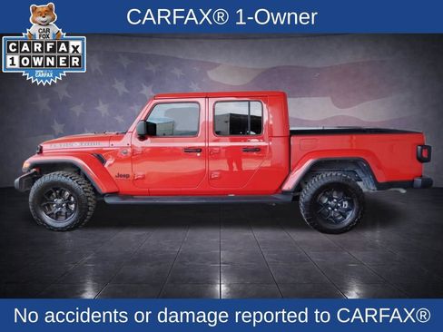 Used 2025 Jeep Gladiator Sport AWD/4WD image 2