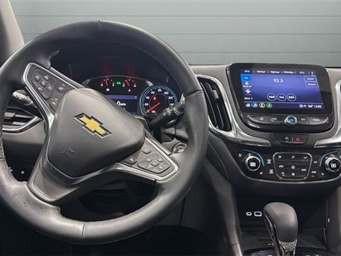 Used 2023 Chevrolet Equinox Premier image 11