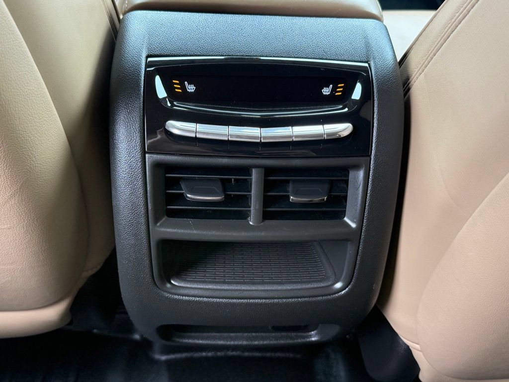 Used 2017 Cadillac XT5 Platinum AWD/4WD image 17