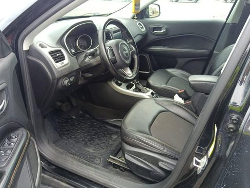 Used 2019 Jeep Compass Latitude AWD/4WD image 5