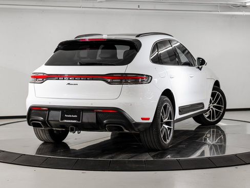 Certified 2023 Porsche Macan image 7