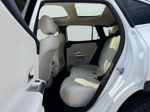 Used 2023 Mercedes-Benz GLA 250 w/ Premium Package image 33