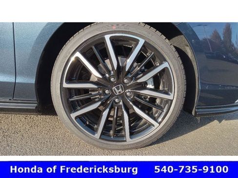 Used 2025 Honda Accord Touring image 8