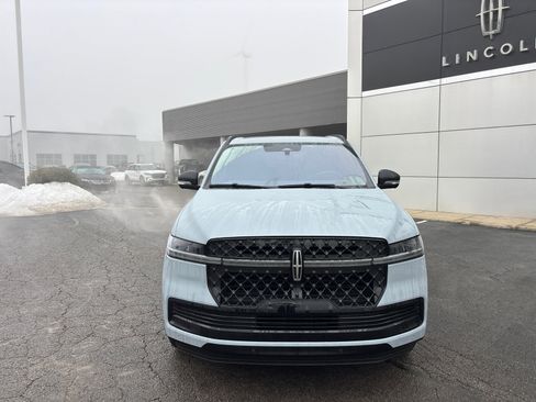 New 2025 Lincoln Navigator L Reserve w/ Jet Appearance Package image 2