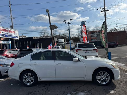 Used 2013 INFINITI G37 x w/ Premium Pkg image 3