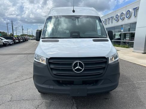 Used 2025 Mercedes-Benz Sprinter 2500 image 16