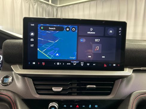 Used 2025 Ford Explorer ST-Line w/ ST-Line Street Pack AWD/4WD image 17