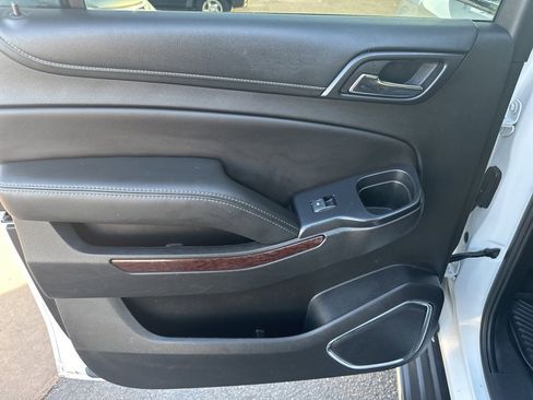 Used 2018 GMC Yukon XL SLT image 24