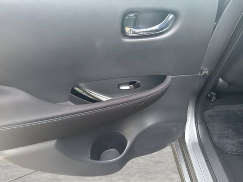 Used 2019 Nissan Leaf SV w/ SV Technology Package image 24