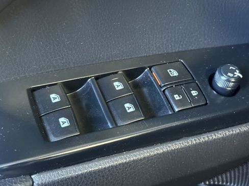 Used 2020 Toyota Camry LE w/ Preferred Accessory Package FWD image 15