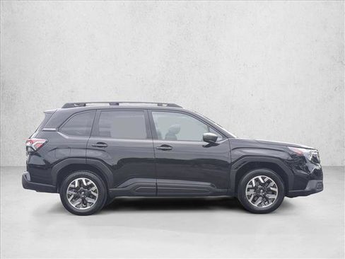 Used 2025 Subaru Forester Premium w/ Convenience Package #1 AWD/4WD image 4