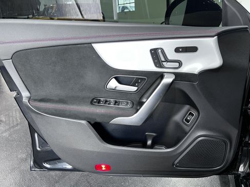 Used 2023 Mercedes-Benz CLA 250 image 25