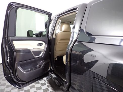 Used 2016 Nissan Titan SL AWD/4WD image 41