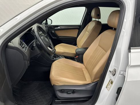 Used 2022 Volkswagen Tiguan SE FWD image 9