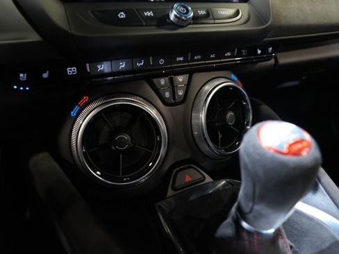 Used 2021 Chevrolet Camaro ZL1 RWD image 40