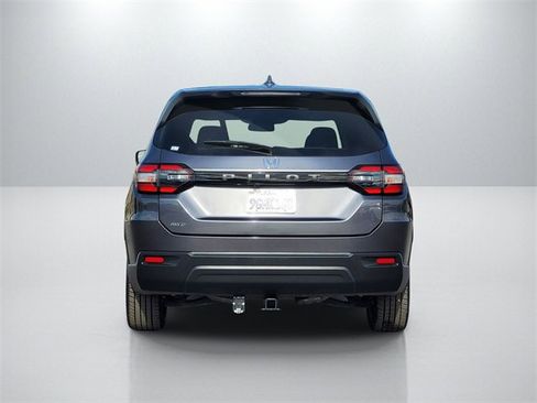 Used 2023 Honda Pilot LX image 5