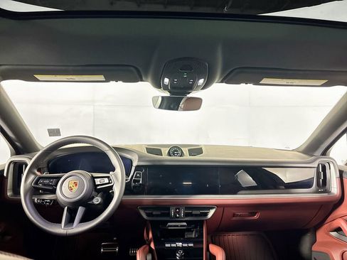 Used 2024 Porsche Cayenne S w/ Premium Package Plus (PP1) image 12