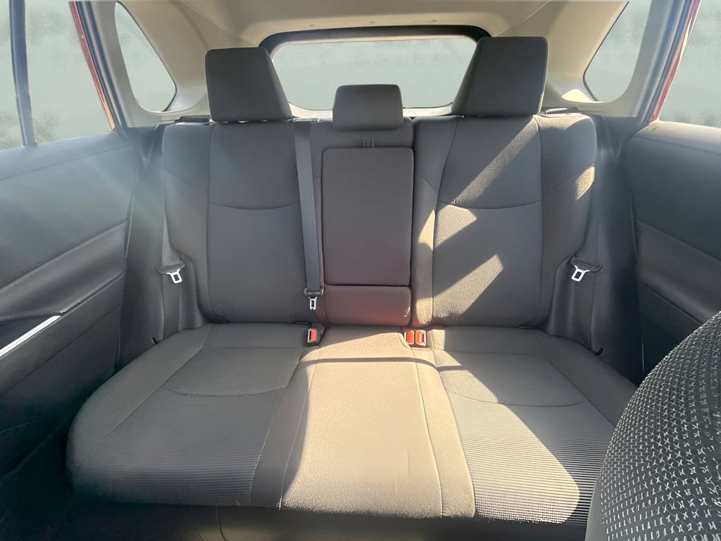 Used 2022 Toyota RAV4 LE AWD/4WD image 10