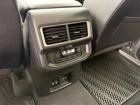 Certified 2026 Volkswagen Atlas SE FWD image 30