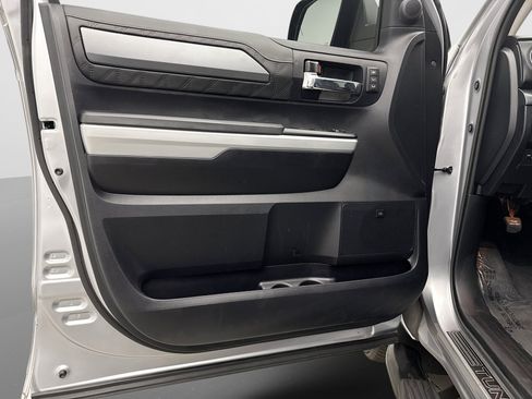 Used 2020 Toyota Tundra Platinum AWD/4WD image 9