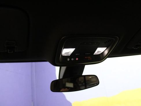 Used 2023 Chevrolet Traverse LT FWD image 21