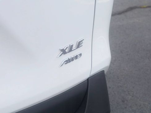 Certified 2020 Toyota RAV4 XLE w/ Convenience Package AWD/4WD image 30