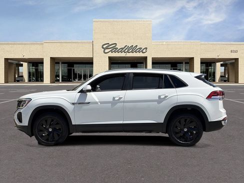 Used 2025 Volkswagen Atlas Cross Sport SE FWD image 8
