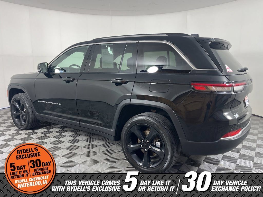 Used 2023 Jeep Grand Cherokee Limited w/ Luxury Tech Group II AWD/4WD image 7