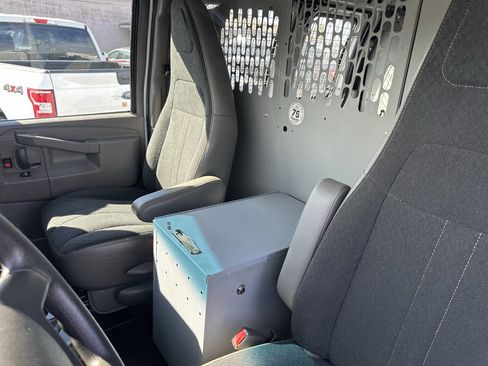 Used 2020 Chevrolet Express 2500 w/ Driver Convenience Package image 15