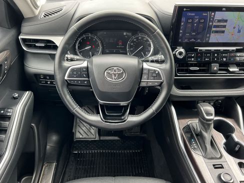 Used 2021 Toyota Highlander Platinum AWD/4WD image 15