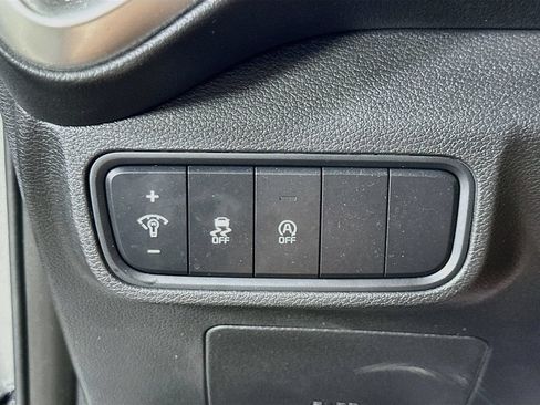 Used 2023 Kia Soul LX w/ Option Group 015 FWD image 21