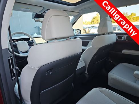 Used 2025 Hyundai Santa Fe Calligraphy image 16