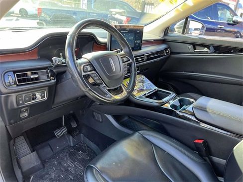 Certified 2022 Lincoln Nautilus Reserve image 10