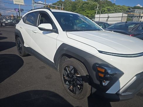 Used 2025 Hyundai Kona SEL FWD image 2