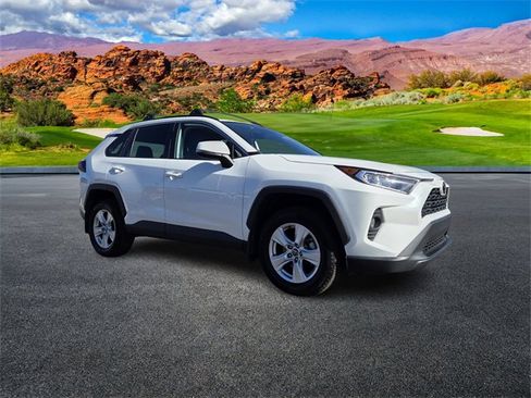 Used 2021 Toyota RAV4 XLE image 2