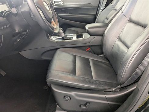Used 2019 Jeep Grand Cherokee Limited image 13