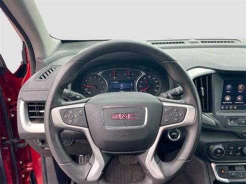 Used 2024 GMC Terrain SLE w/ Driver Convenience Package image 12