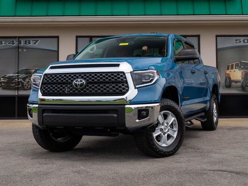 Used 2020 Toyota Tundra SR5 w/ SR5 Convenience Package AWD/4WD image 6