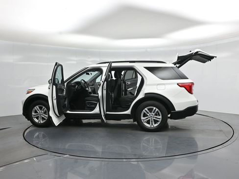 Used 2023 Ford Explorer XLT RWD image 37
