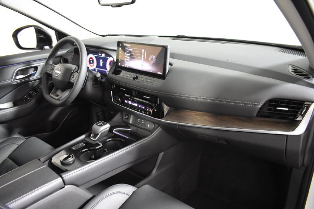 Certified 2026 Nissan Rogue Platinum w/ Platinum Premium Package AWD/4WD image 39