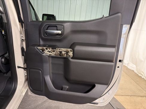 New 2026 Chevrolet Silverado 1500 Custom Trail Boss AWD/4WD image 18