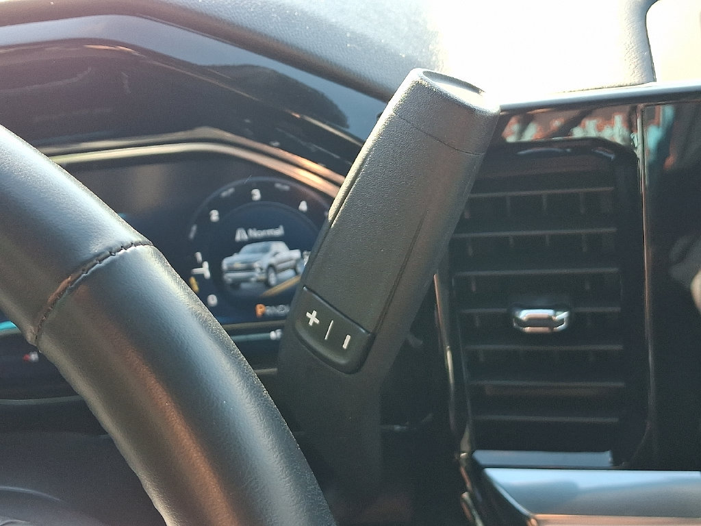 Certified 2024 Chevrolet Silverado 1500 LT AWD/4WD image 15