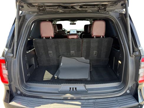 Used 2023 Ford Expedition Limited image 17