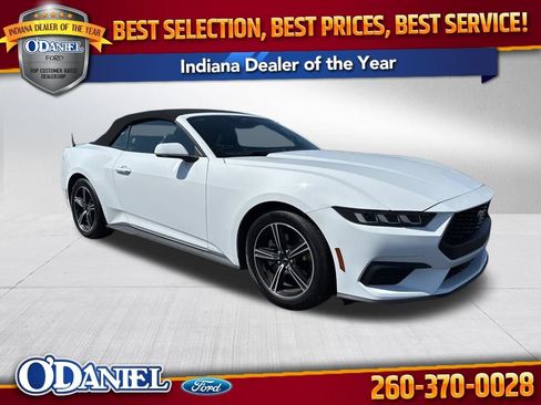 Used 2025 Ford Mustang Premium RWD image 1