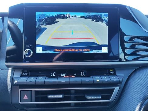 Used 2025 Toyota Camry SE FWD image 39