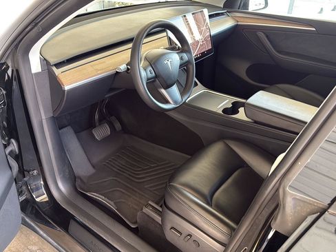 Used 2024 Tesla Model Y Long Range AWD/4WD image 20
