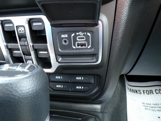 Used 2025 Jeep Gladiator Sport AWD/4WD image 18