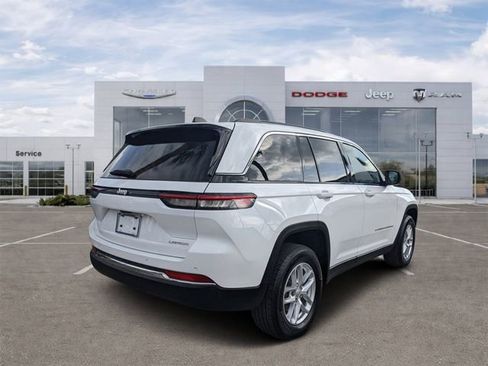 Certified 2025 Jeep Grand Cherokee Laredo X RWD image 3