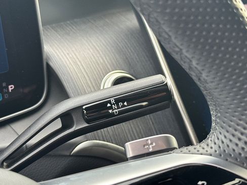 Certified 2025 Mercedes-Benz GLC 300 image 24