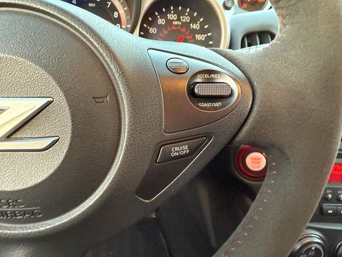 Used 2020 Nissan 370Z Coupe RWD image 37